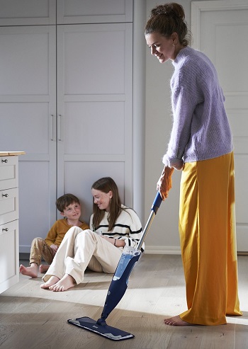 Cleaning the house with Bona premium spray mop